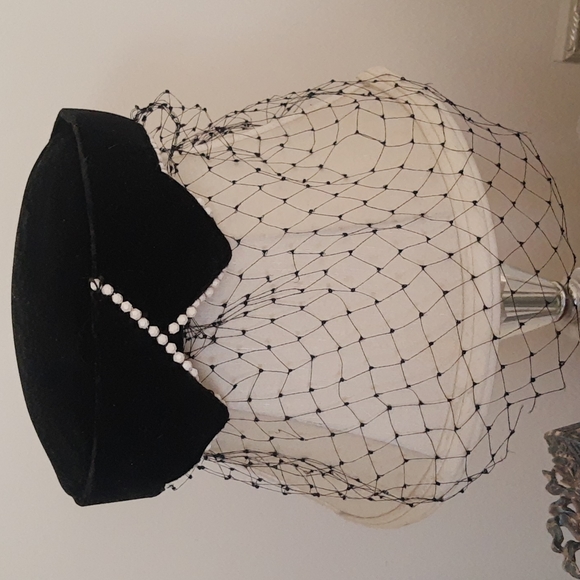 Small Black Velvet Pillbox Hat With Netting Veil, Tiny White Beading Trim - Picture 1 of 4